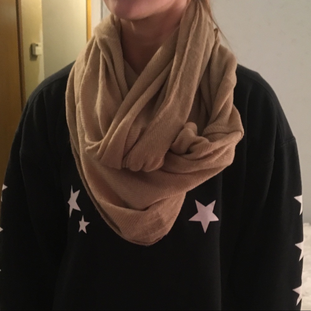 INFINITY SCARF